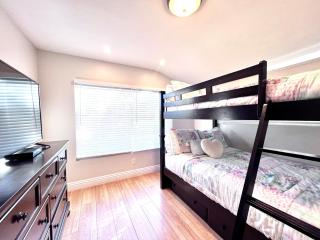 Cute 3 bedroom 2 bath home near Convention Center & Disney - Anaheim - 3
