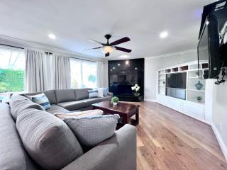 Cute 3 bedroom 2 bath home near Convention Center & Disney - Anaheim - 2