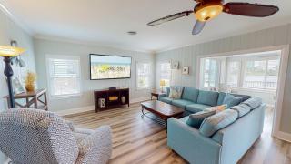 Recently Updated Home w/ Private Pier/Boat Slip - Orange Beach - 2