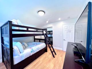 Cute 3 bedroom 2 bath home near Convention Center & Disney - Anaheim - 1