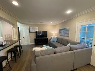 Wonderful 4 Bedroom 3 Bath Pool Home 3/4 Mile To Disney - Anaheim - 1