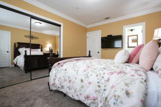 Classy 4 Bedroom 3 Bath Pool Home 3/4 Mile Walk To Disney - Anaheim - 5