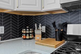 The Secret Sojourn | JZ Vacation Rentals - O'Fallon - 3