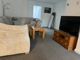 Spacious 3 bedroom Townhouse - Colchester - 2