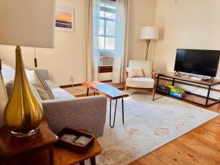 Cozy 1BD in Historic Shelburne - 4