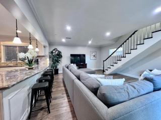 Spectacular 5 Bedroom, 4 Bath Pool Home Near Disney - Anaheim - 4