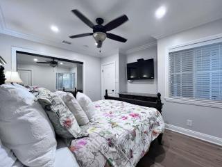 Spectacular 5 Bedroom, 4 Bath Pool Home Near Disney - Anaheim - 2