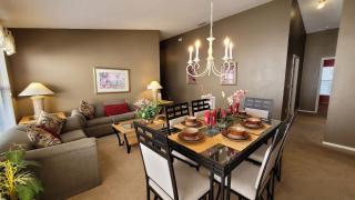 4 Bedroom Villa in Hampton Lakes - 2