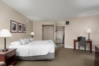Center Parlor Room at Sandy Cove Unit - 9