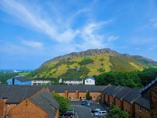 Arthur's Seat Vista Apartment - Edinburgh - 0