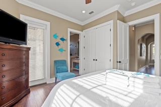 Poseidon's Grotto! 4BR 45BA Dog-friendly Heated Private Pool Grill Sleeps 12 - 7