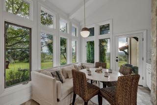 Luxurious Watershaus Ranch - Pool and Hot Tub, Fireplaces, Stunning Views! - Fredericksburg - 8