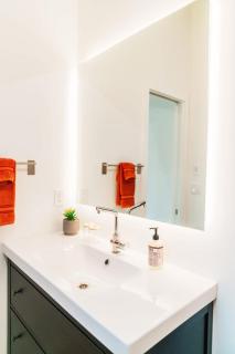 Upscale Laneway Loft Near Downtown AC WiFi - Calgary - 2