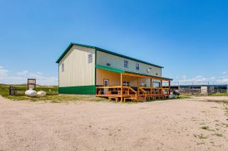 Pet-Friendly Lingle Ranch with Deck on 60 Acres! - - 8