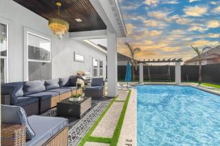 New Lux Modern 3BR Home Pool and Heated Spa Mini Golf - Edinburg - 8