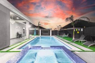 New Lux Modern 3BR Home Pool and Heated Spa Mini Golf - Edinburg - 5