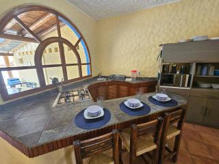Private Zihua Beach Villa & Pool Sleeps 12 - Zihuatanejo - 7
