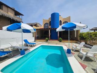 Private Zihua Beach Villa & Pool Sleeps 12 - Zihuatanejo - 3