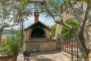 Apartments by the sea Necujam, Solta - 8691 - 3