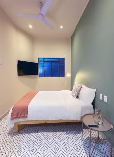 Americana Stay steps from Chapultepec cozy private bedroom - Guadalajara - 5