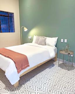 Americana Stay steps from Chapultepec cozy private bedroom - Guadalajara - 1