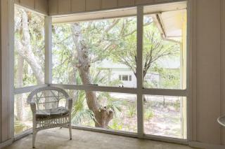 601 Dolphin Rd - 4