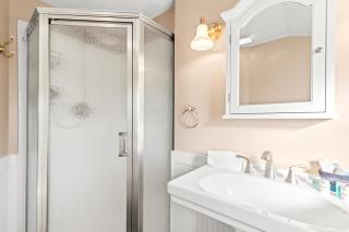 Just Beachy – 3BR Dog-Friendly Townhouse Near Beaches & Attractions! - 7