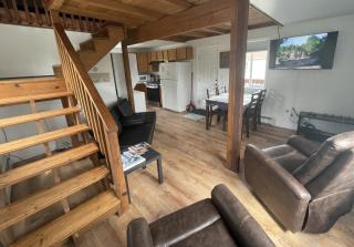 Peaceful Acres Cabin 1 - Bears Den - 4