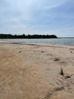 Beach house on Lake Michigan with sandy bottom - Saint Ignace - 7