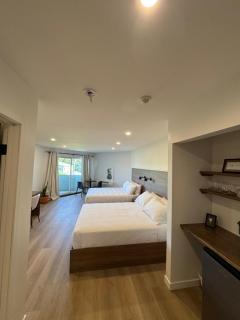 Hotel 19 - Port Hardy - 1