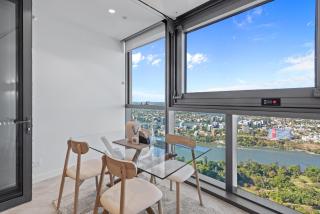 Queens Wharf - Luxe Apt with Stunning Views and Pool - Brisbane - 3