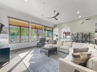 Charter Oak Scottsdale - 1