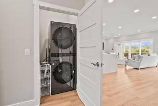 Spacious and Stylish 4-Bed, 45-Bath Home with Stunning Golf Views - 4