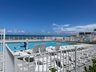 Ocean Views Retreat . Enjoy the Ocean View from your balcony - Daytona Beach - 9