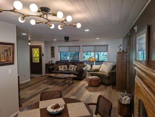 Peaceful Pines Place, a cozy mountain hideaway wAC - - 0