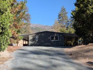 Peaceful Pines Place, a cozy mountain hideaway wAC - - 6