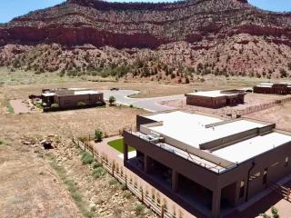Kanab Oasis Luxury Family Home with Rooftop Deck - 1