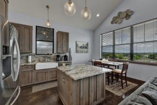 West End Nest with Hot Tub! - Fredericksburg - 4