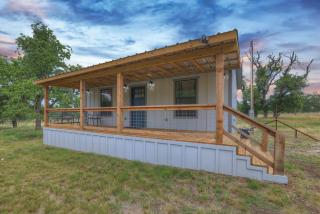 Cates Cottage in the Hill Country 8 Mins to Fred! - Fredericksburg - 8