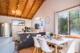 Lens Lodge - Spacious beach Home - Guilderton - 6