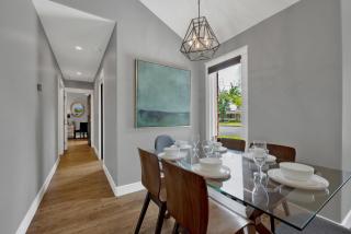 Alcove: Steps to Main St-High End Home w/Hot-tub! - Fredericksburg - 8