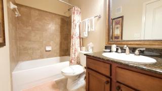 10 miles to Disney World, 2 pools, fitness room, WiFi, balcony, washer, dryer, kitchen - 1