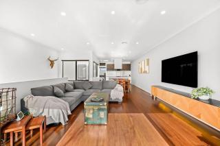 Elegant Townhouse in Coburg North with parking - Melbourne - 0