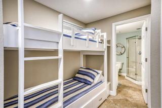 Sea Turtle Retreat! 3BR Beachfront Condo with Stunning Gulf Views Sleeps 8 - Panama City Beach - 6