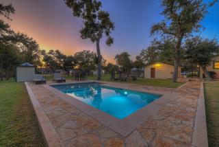 Upscale Home with Pool and FirePit - Close to Mercer St! - Dripping Springs - 8
