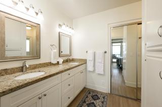 Beachfront Retreat - Oceanside - 7