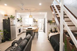 Stylish 2 bedroom townhouse in quiet location - Cannonvale - 0
