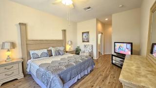 South face Private spa and pool, games room, WiFi, washer dryer, 11 miles to Disney - 9