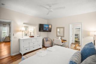 Beautifully appointed 3-Bed, 25-Bath Home, Great Location near Beach & Club - Fripp Island - 9