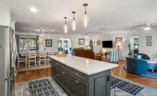 Beautifully Updated, Dog Friendly 4-Bed, 4-Bath Home near Beach - Fripp Island - 4